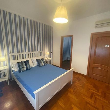 Reginella House Hotel Napoli Bagian luar foto