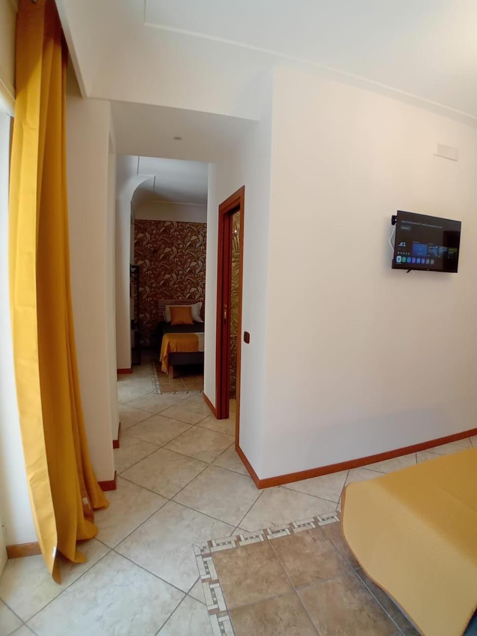 Reginella House Hotel Napoli Bagian luar foto