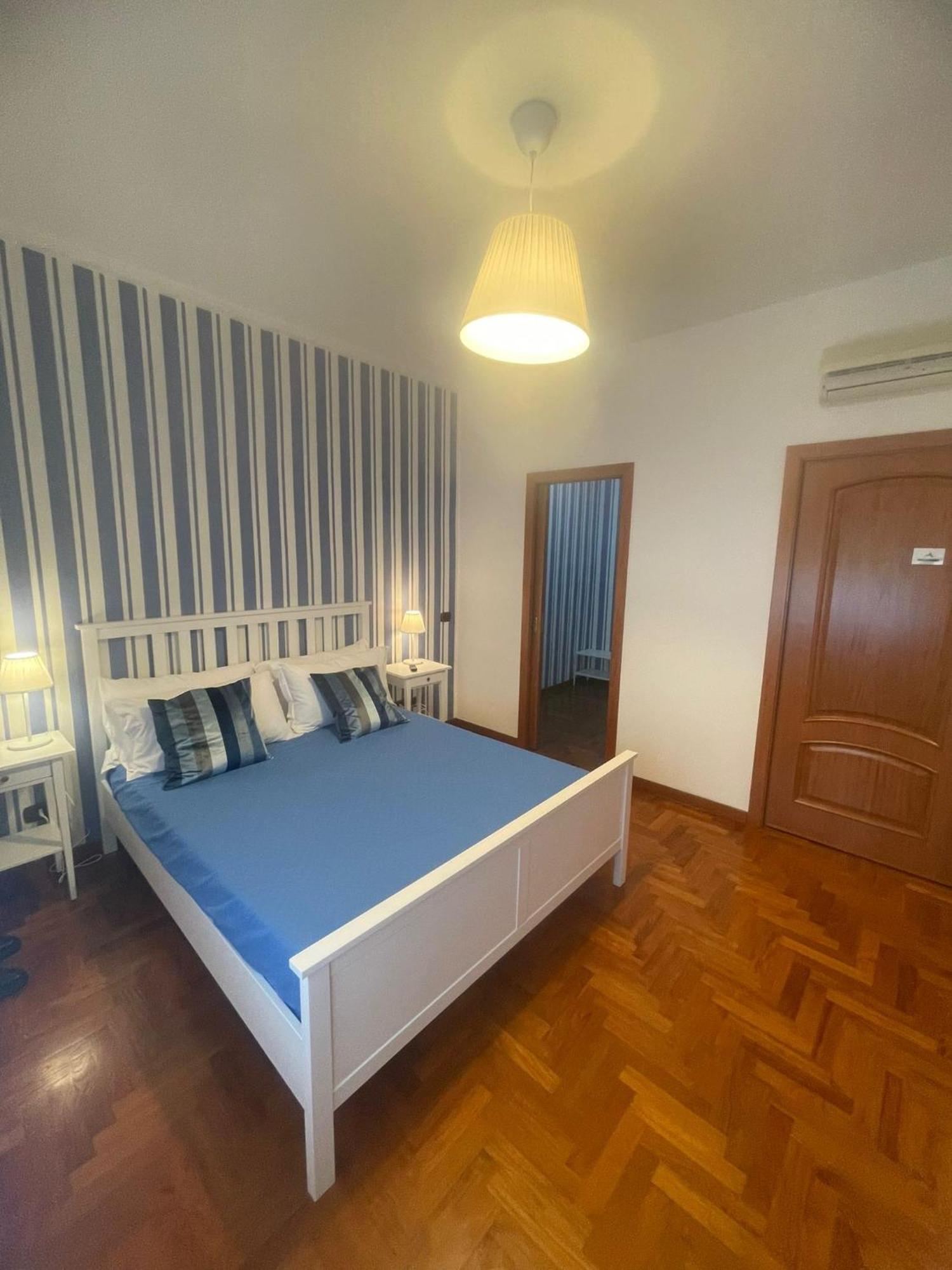 Reginella House Hotel Napoli Bagian luar foto