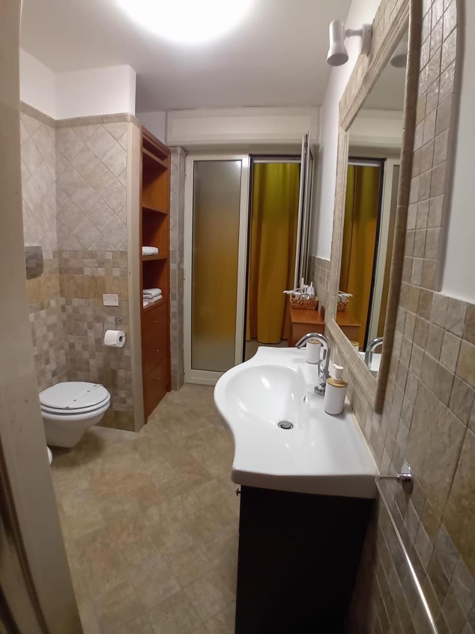 Reginella House Hotel Napoli Bagian luar foto
